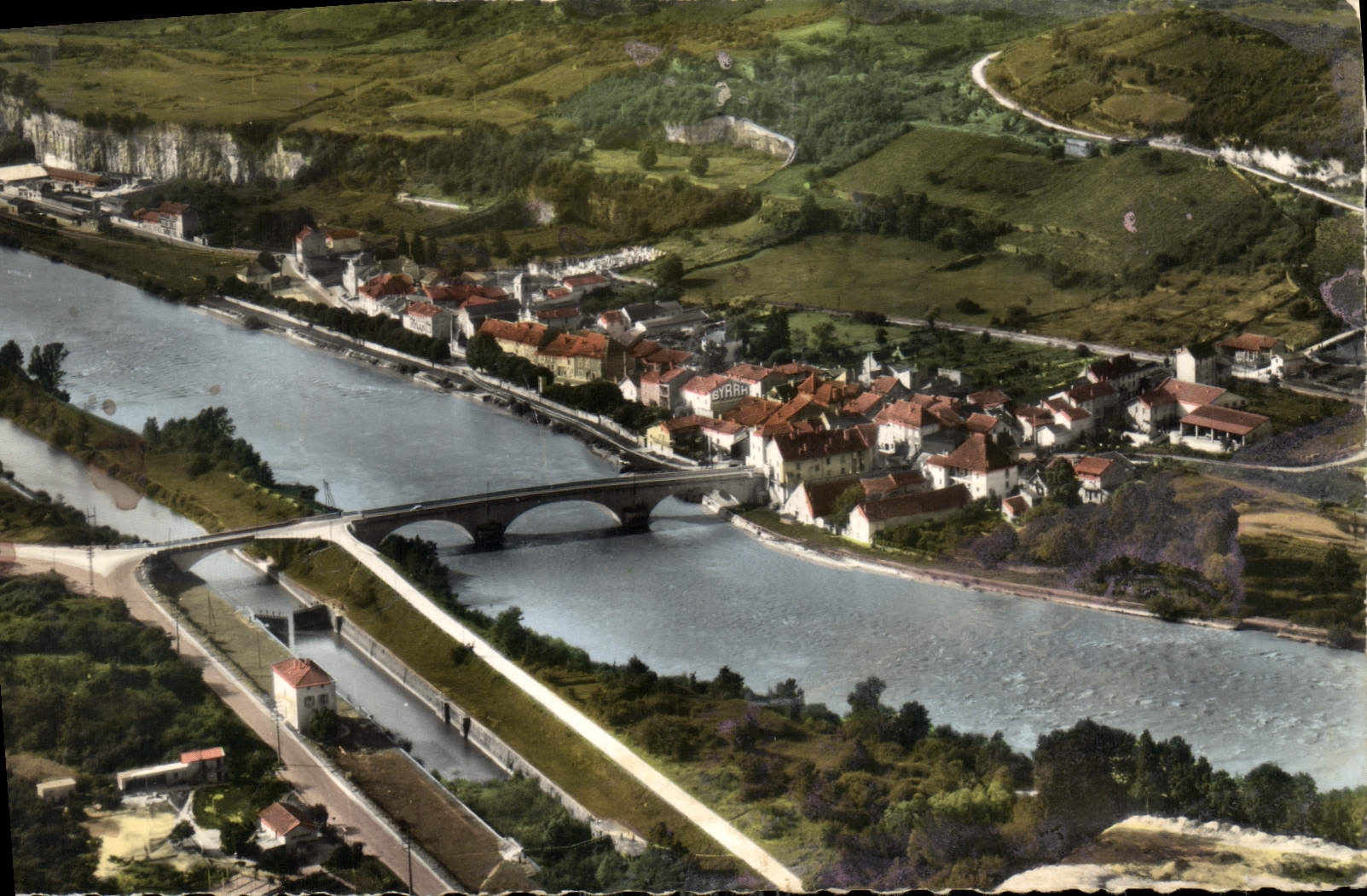 Sault-Brenaz (Ain) — Vue générale aérienne sur la ville et le Rhône — Les Éditeurs J. Cellard, Bron