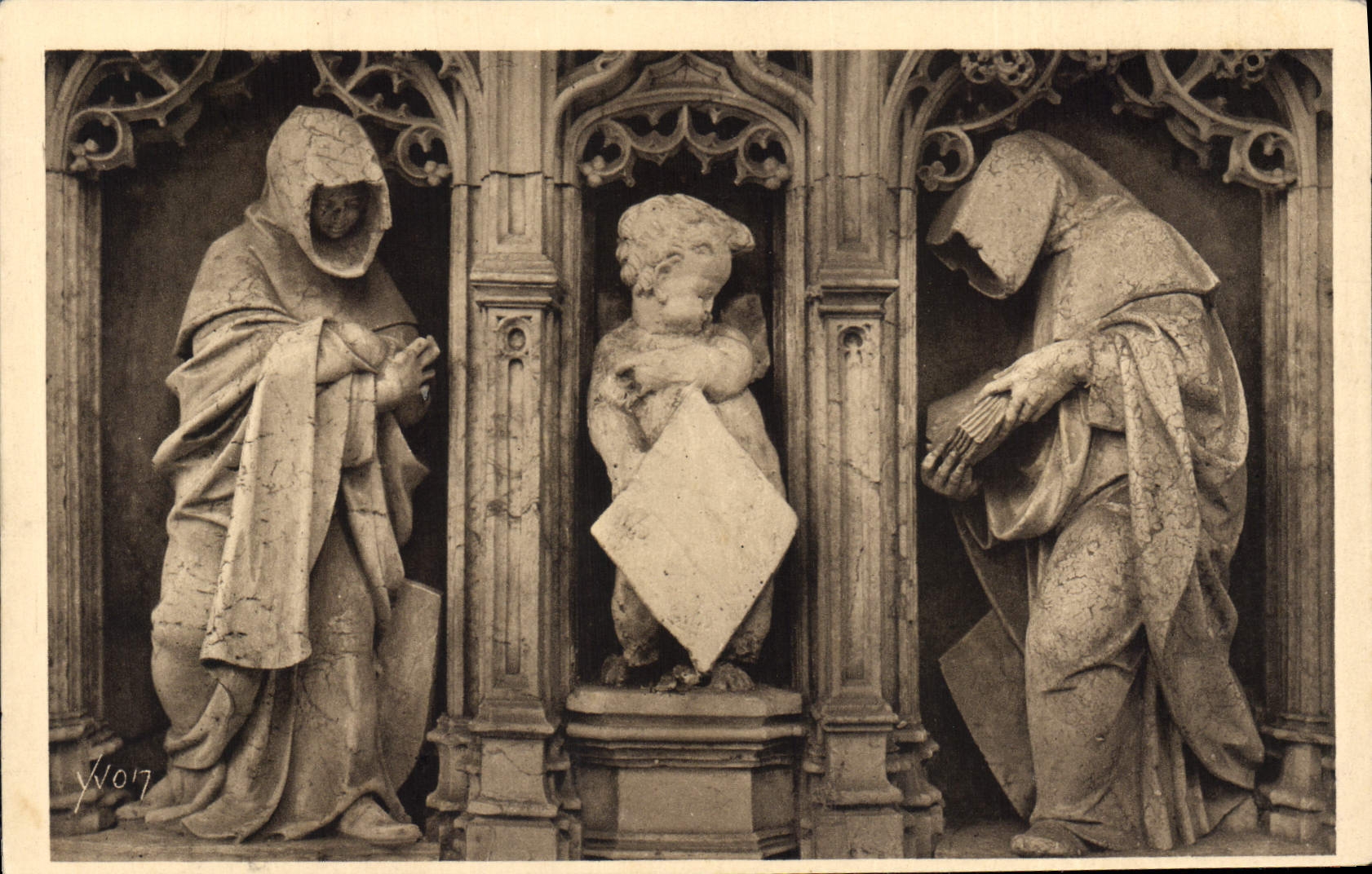 Bourg (Ain) — Église de Brou — Figures du Mausolée de Marguerite de Bourbon (Les pleureuses) — Éditions d'Art Yvon, Paris