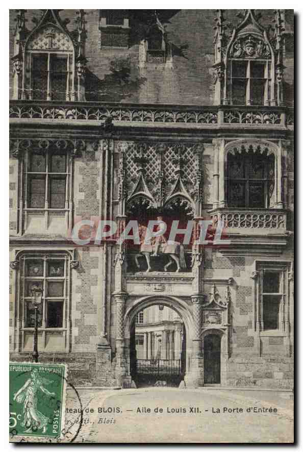 CPA Chateau de Blois Alle de Louis XII La Porte d'Entree 