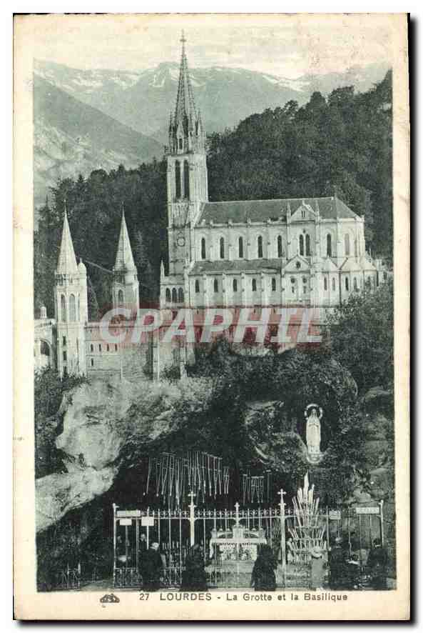 CPA Lourdes La Grotte et la Basilique 