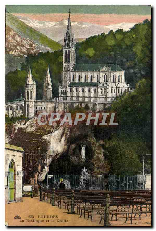 CPA Lourdes La Basilique et la Grotte 