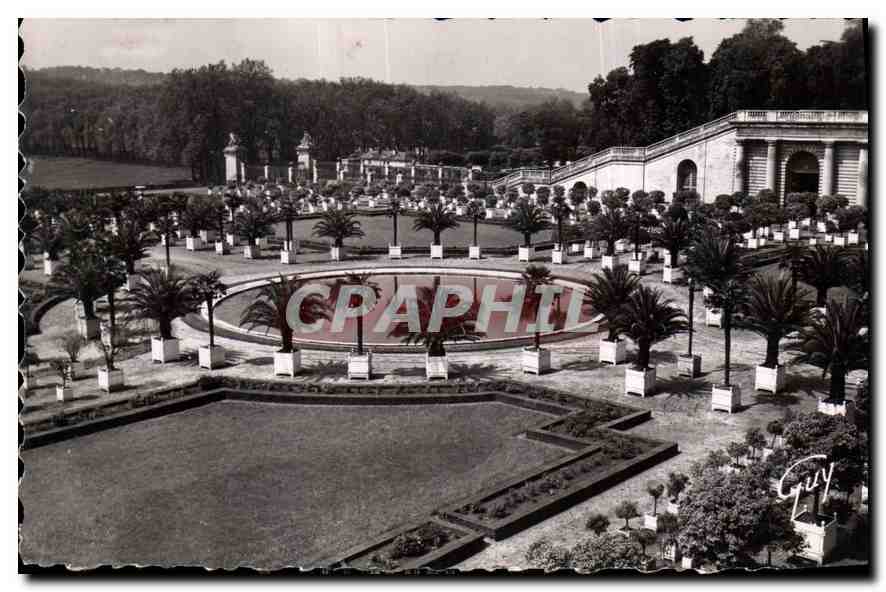 CPA Les jardins du chateau L'orangerie et son bassin 