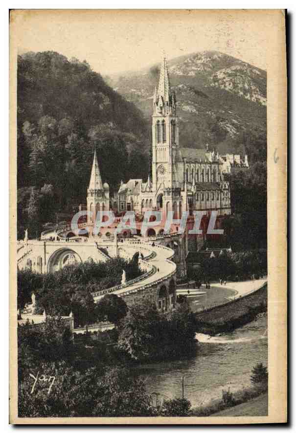 CPA Lourdes La Basilique et le Gave 