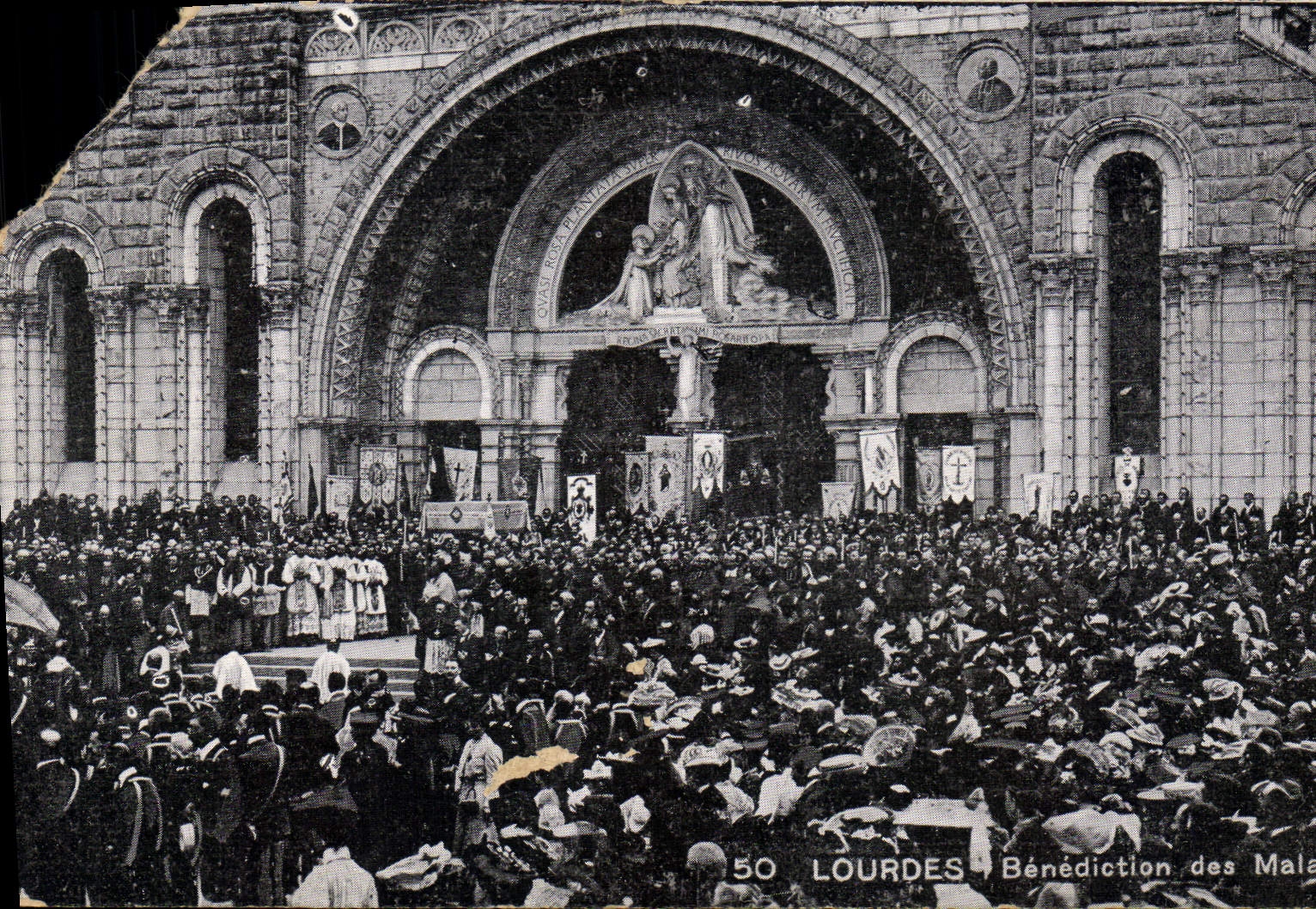 CPA Lourdes Benediction des malades