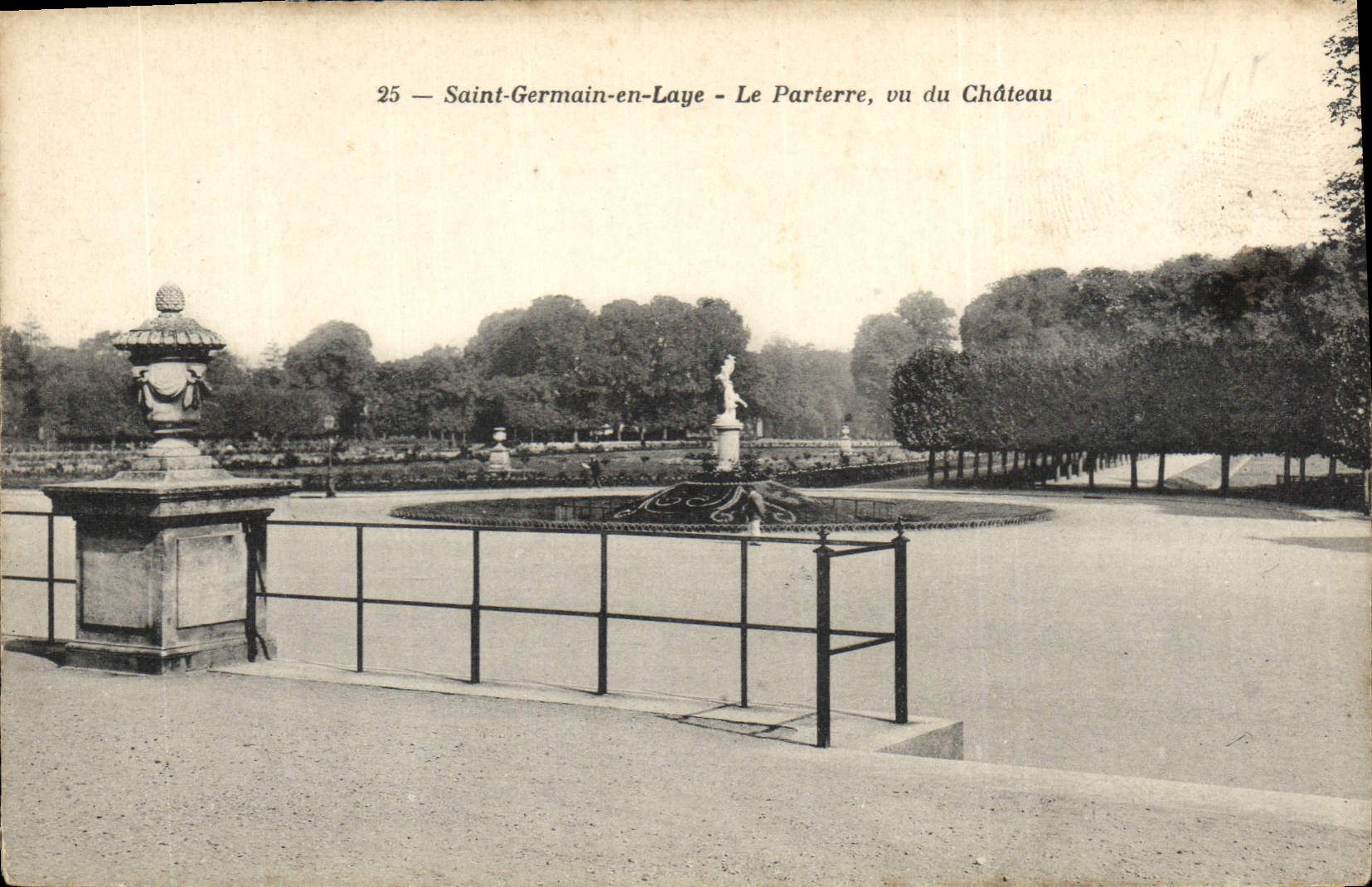 CPA Saint Germain en Laye Le Parierre vu du Chateau 