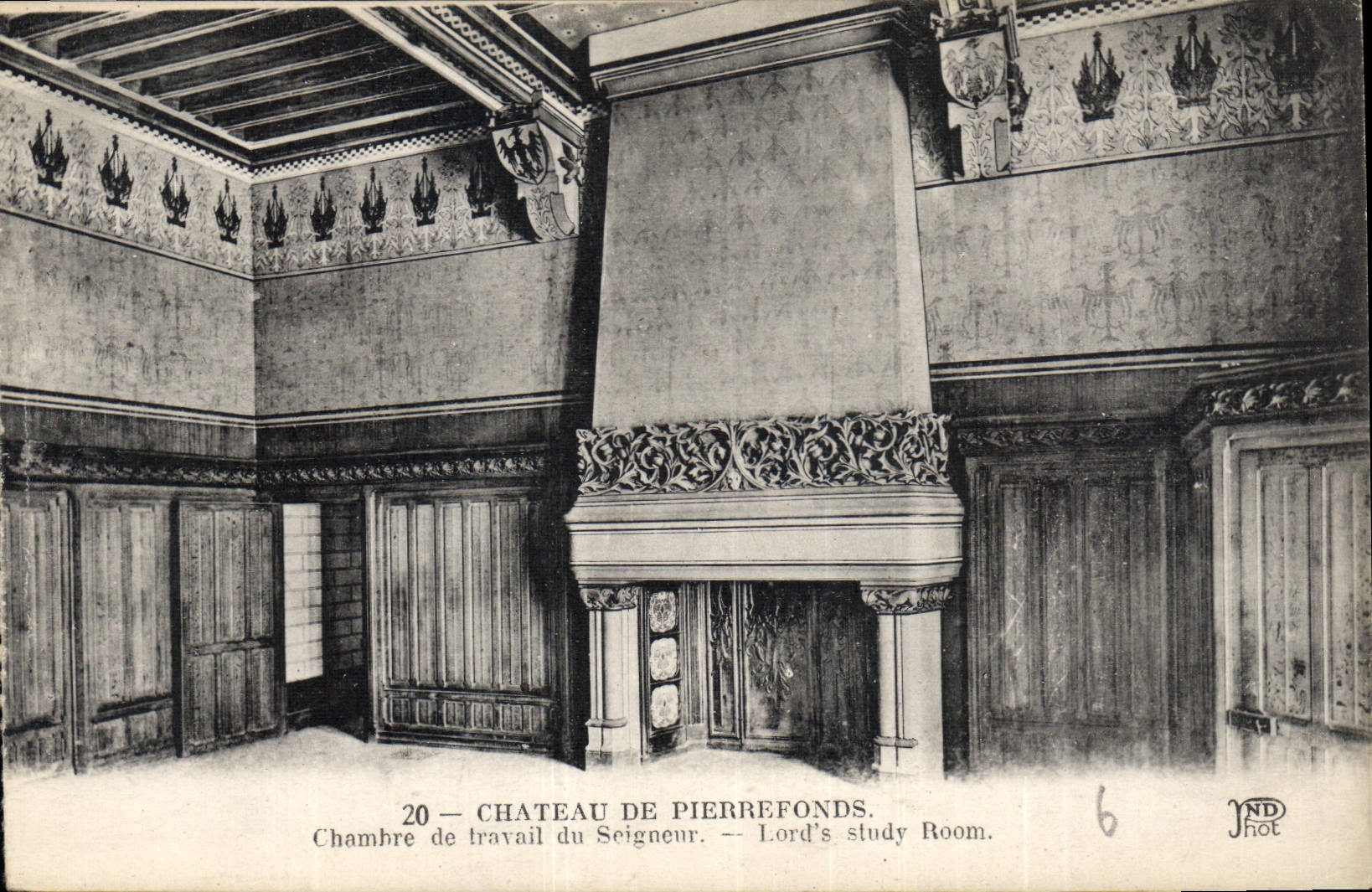 Château de Pierrefonds — Chambre de travail du Seigneur — Lord's study Room