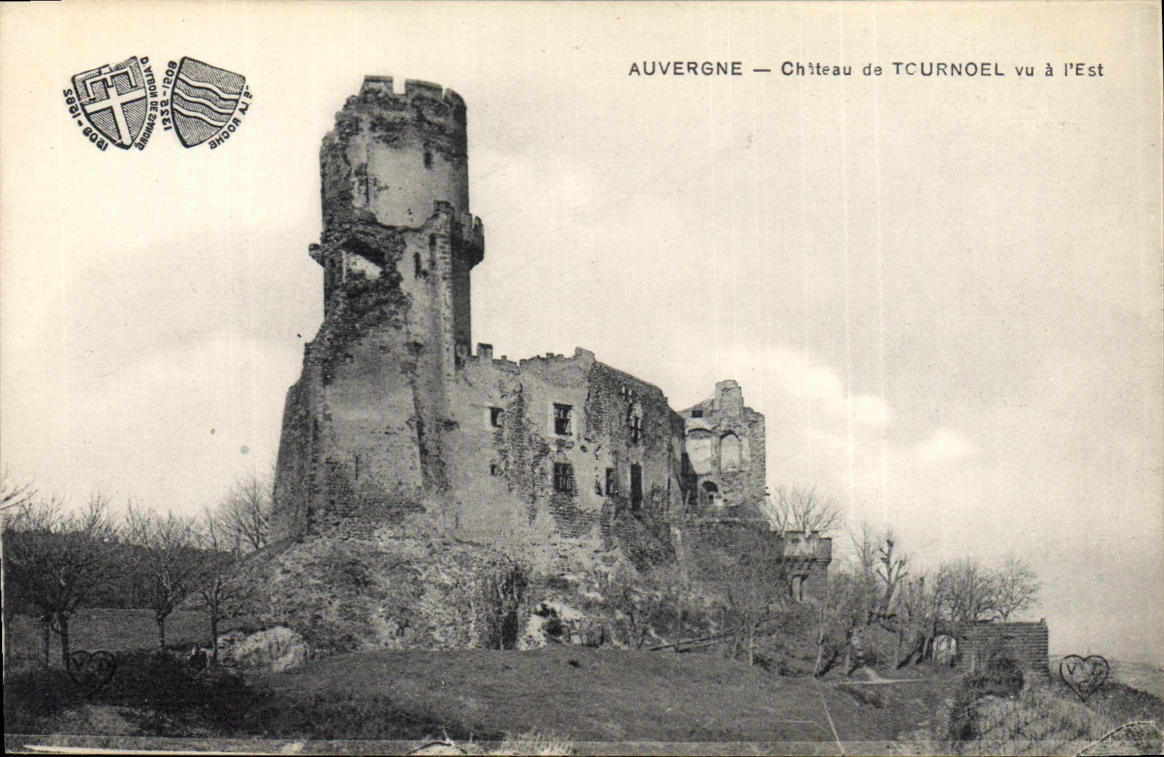 CPA Auvergne Chateau de Tournoel vu al'Est 