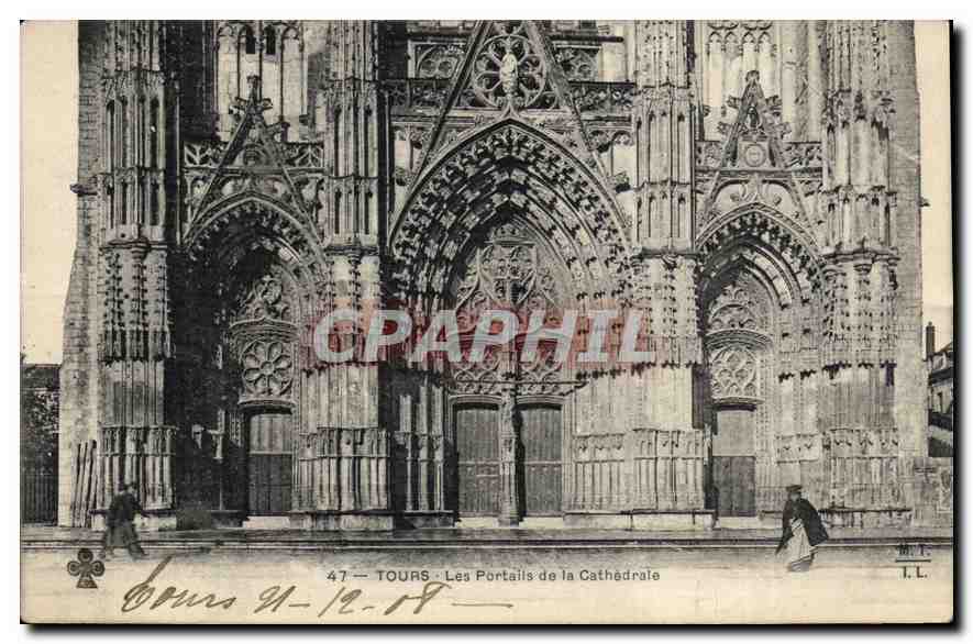 CPA Tours Les Portails de la Cathedrale 
