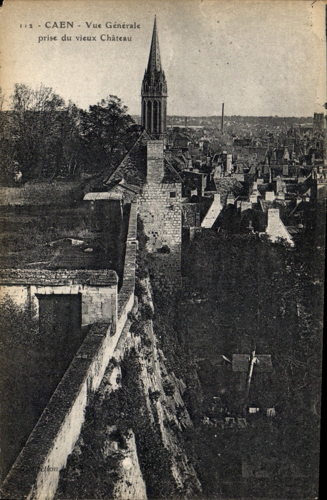 CPA Caen Vue Generale prise du vieux Chateau 
