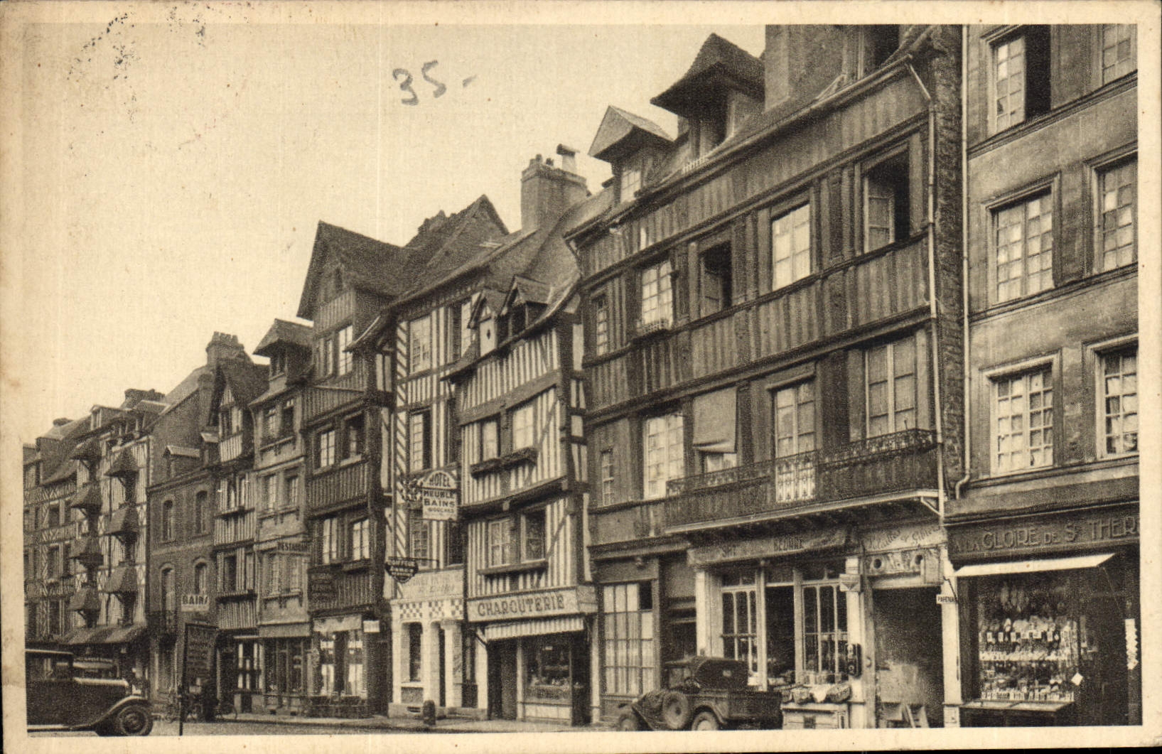 Lisieux — Place Victor-Hugo — Édition 'Aux Alliés Catholiques'