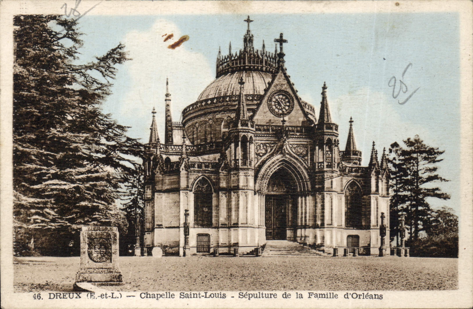 Dreux (E-et-L.) — Chapelle Saint-Louis — Sépulture de la Famille d'Orléans