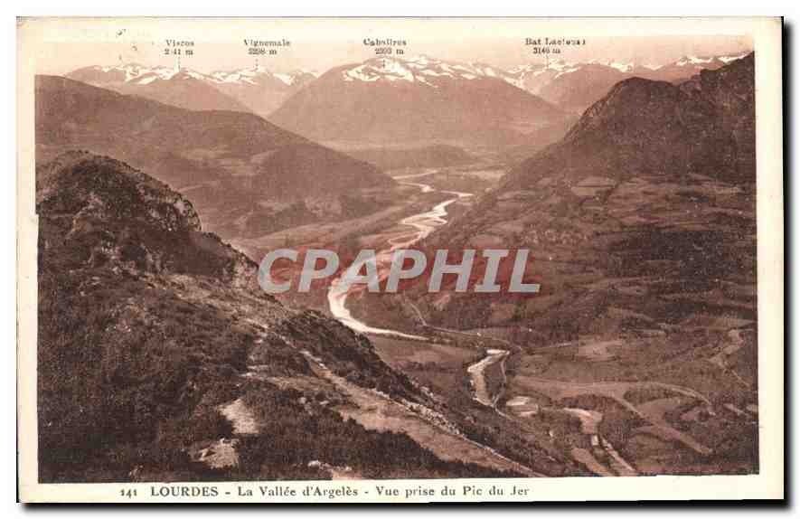 CPA Lourdes La Vallee d'Argeles vue prise du Pic du Jer 