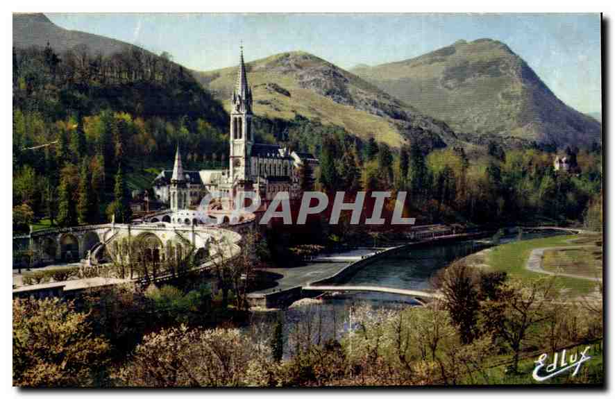 CPA Lourdes la Basilique le Gave et les nouveaux Ponts Inaugures le 25 mars 1966 