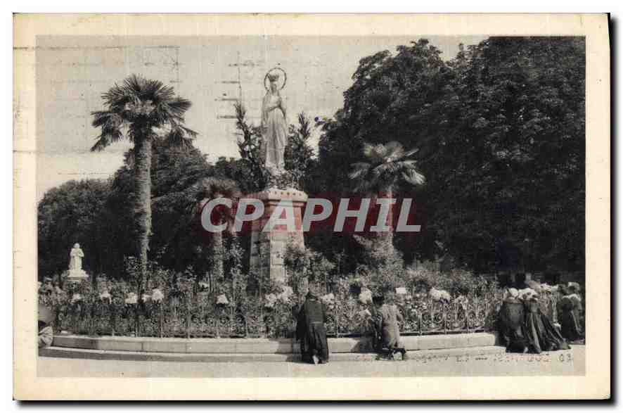 CPA Lourdes la Vierge Couronnee 