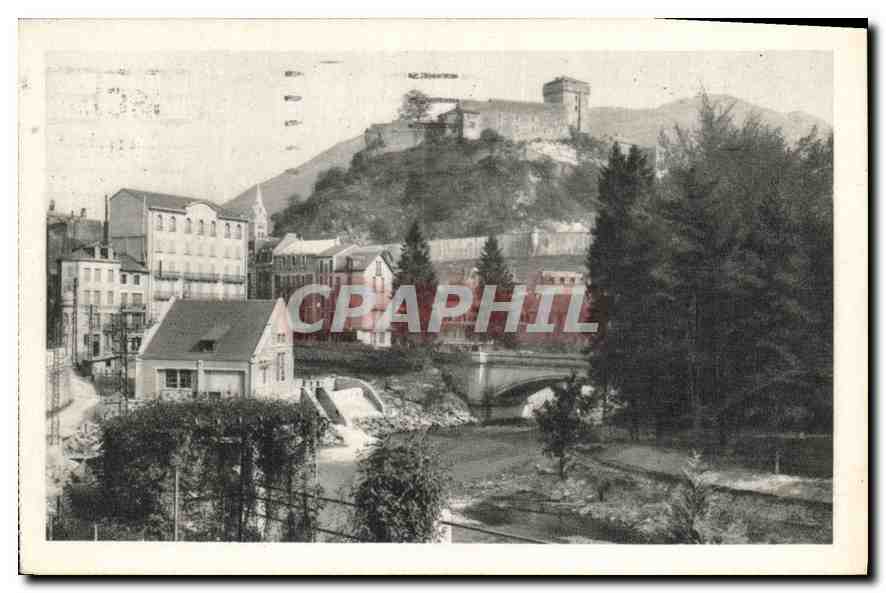 CPA Lourdes le Chateau Fort et le Gave 