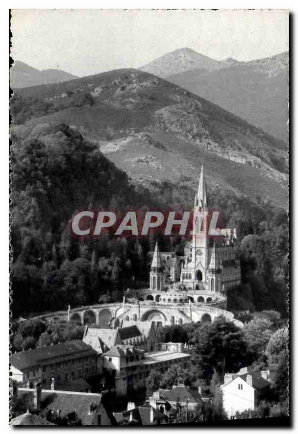 CPA Lourdes la Basilique et la Montagne du Calvaire 