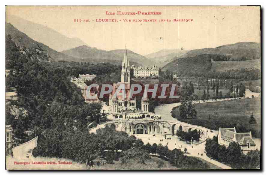 CPA Les Hautes Pyrenees Gavarnie vue Plongeante sur la Basilique 