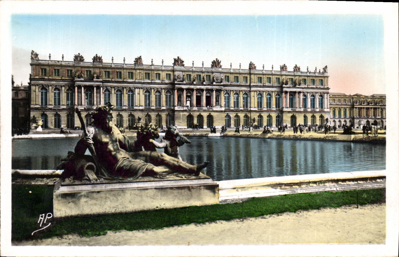 CPA Versailles Seine et Oise Le Chateau Facade sur le Parc 