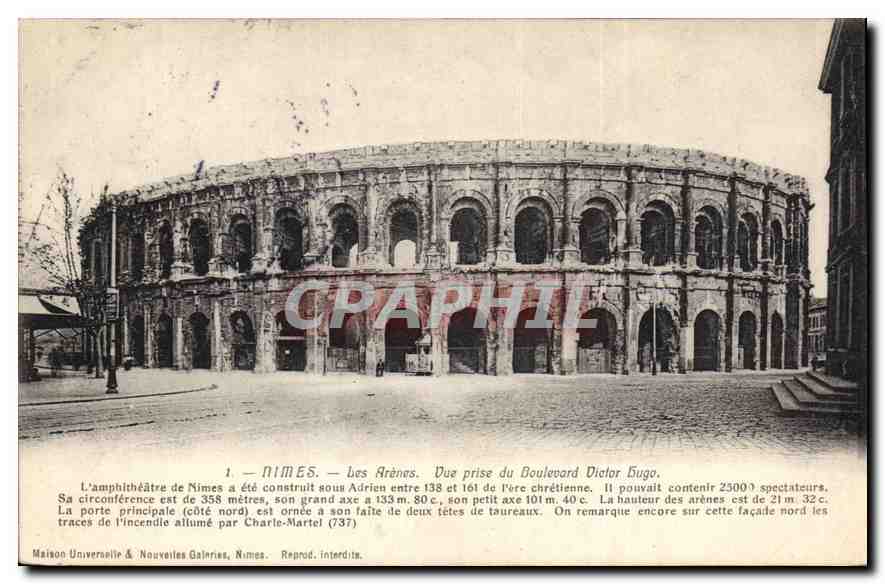 CPA Nimes Les Arenes Vue prise du Boulevard Victor Hugo 