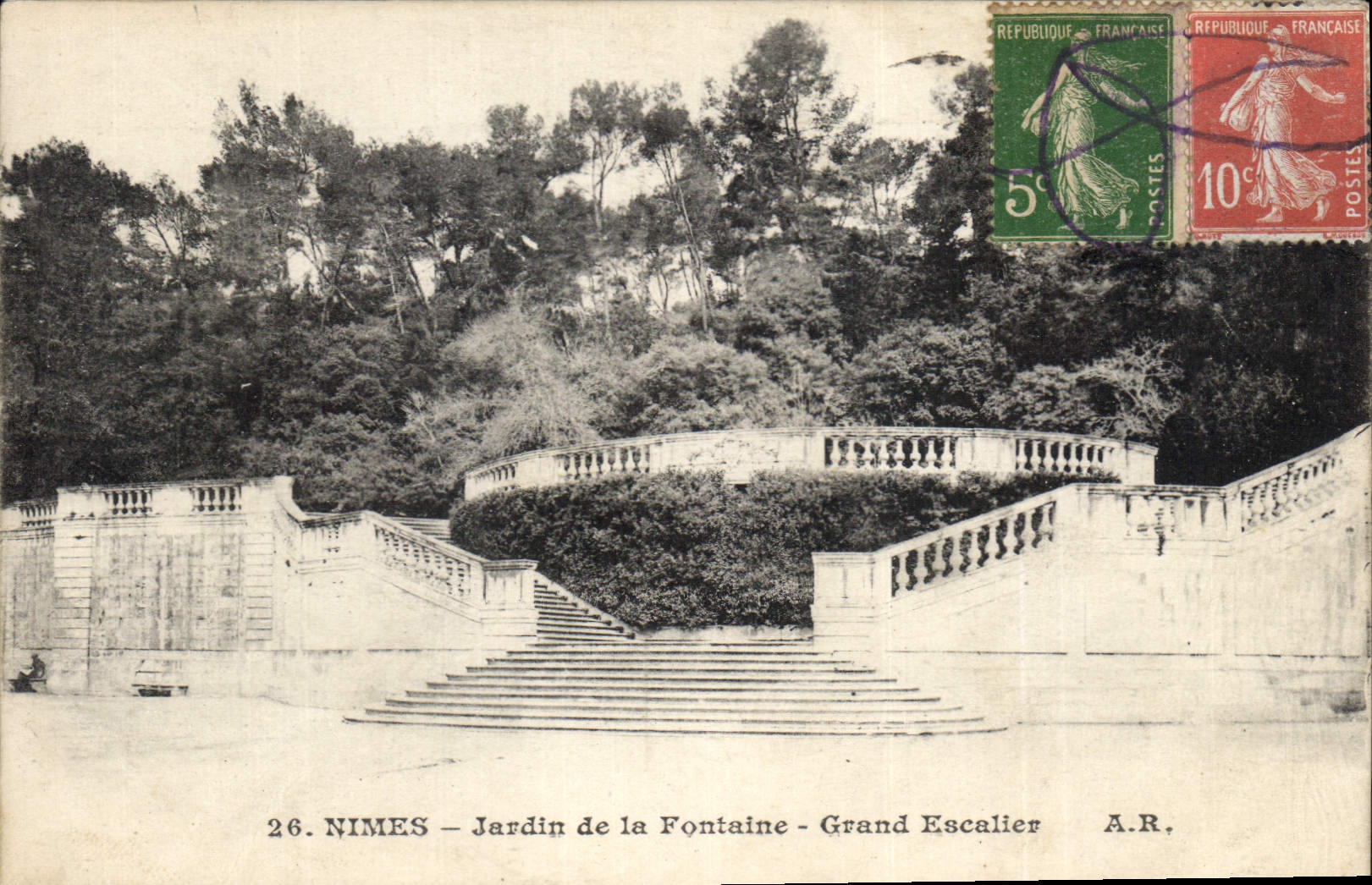 Nîmes — Jardin de la Fontaine — Grand Escalier — A.R.