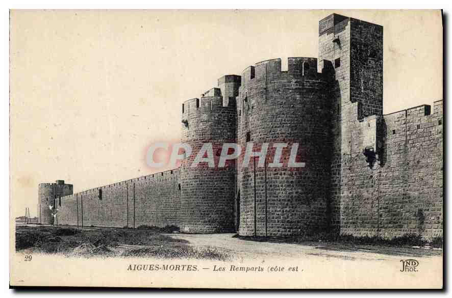 AIGUES-MORTES — Los Remparts (lado este) — ND Fot.