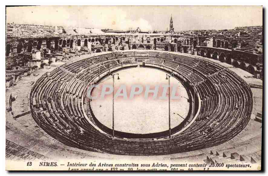 CPA Nimes Interieur des Arenes construites sous Adrien 