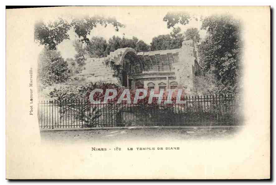 Nîmes - Le Temple de Diane — Phot. Lacroir Marcello, n°182