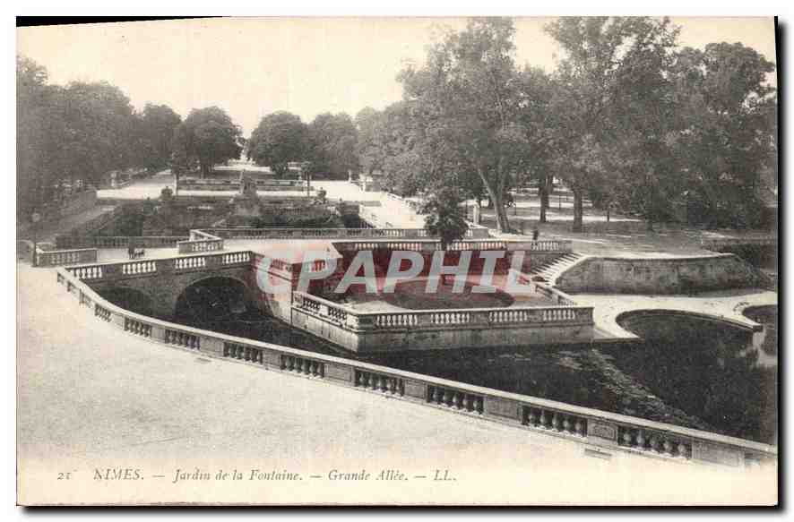 Nîmes — Jardin de la Fontaine — Grande Allée — LL.