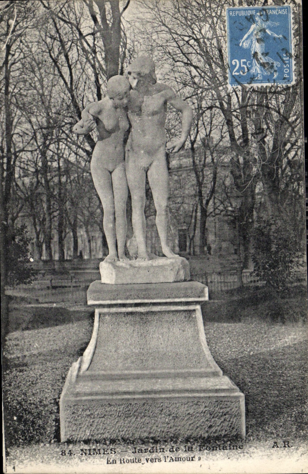 Nîmes — Jardin de la Fontaine, statue 'En Route vers l'Amour' — A.R. n°84