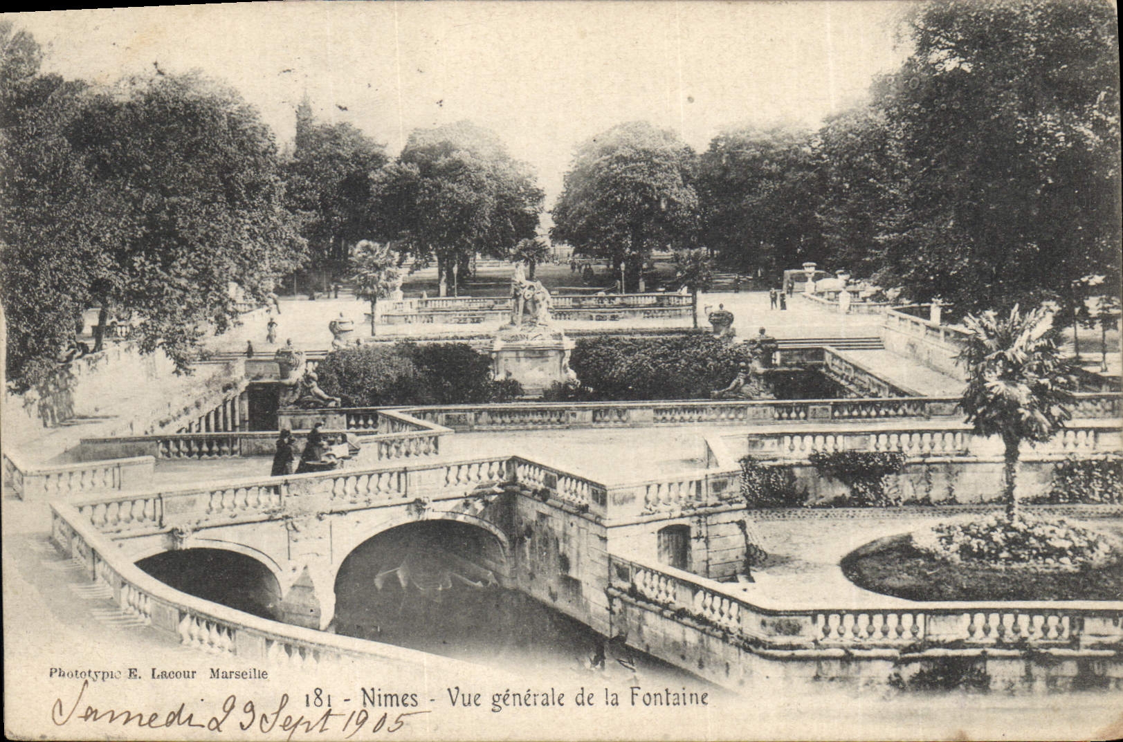 Nîmes - Vue générale de la Fontaine — Phototypie E. Lacoeur, Marseille, n°181