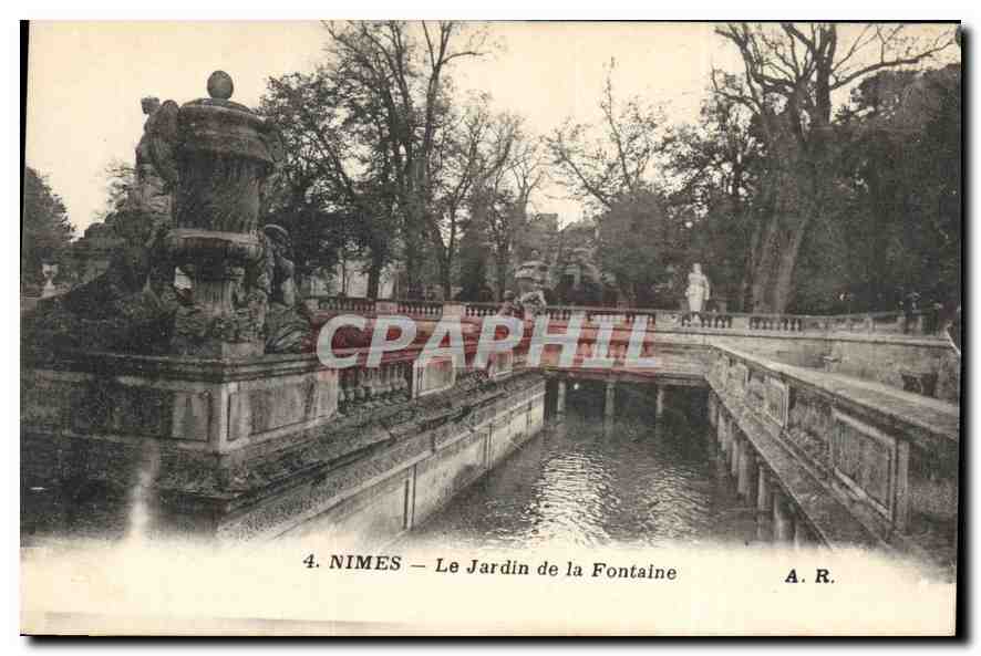 CPA Nimes Le Jardin de la Fontaine 
