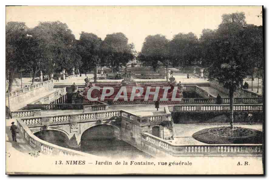 CPA Nimes Jardin de la Fontaine vue generale 