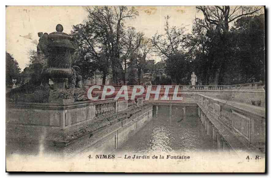 CPA Nimes Le Jardin de la Fontaine 