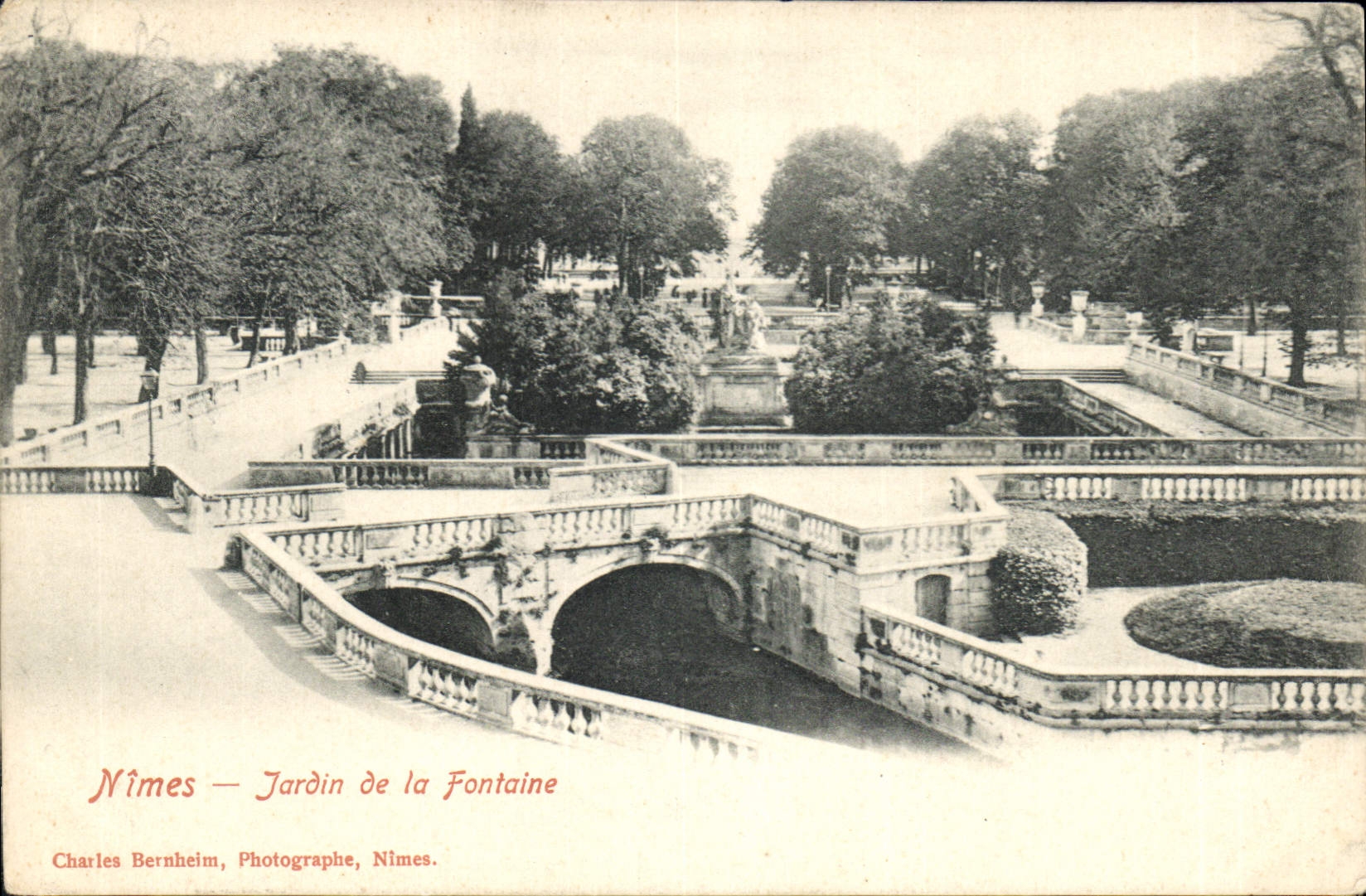 Nîmes — Jardin de la Fontaine — Charles Bernheim, Photographe, Nîmes.