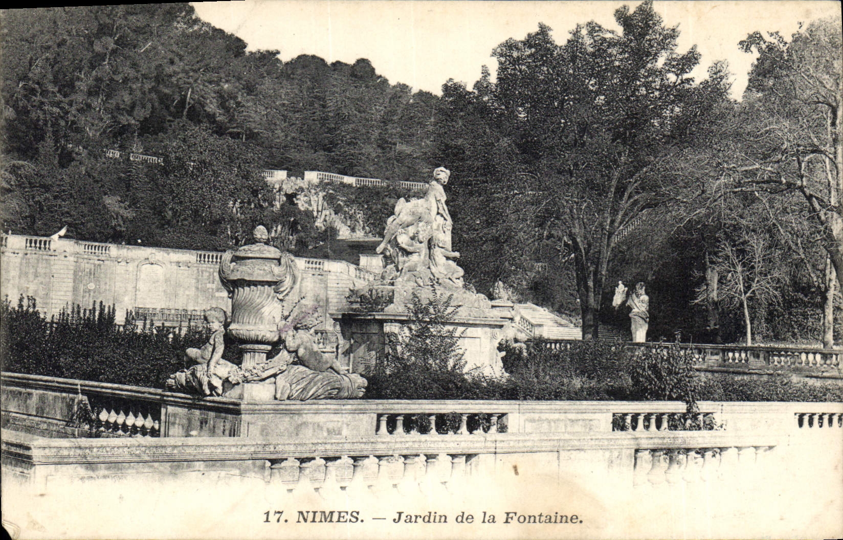 Nîmes — Jardin de la Fontaine — Photo-type d'Art et d'Industrie du Sud-Ouest, Toulouse.