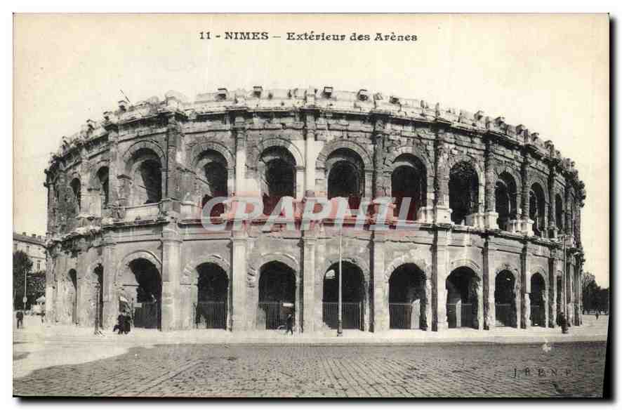 CPA Nimes exterieur des Arenes 