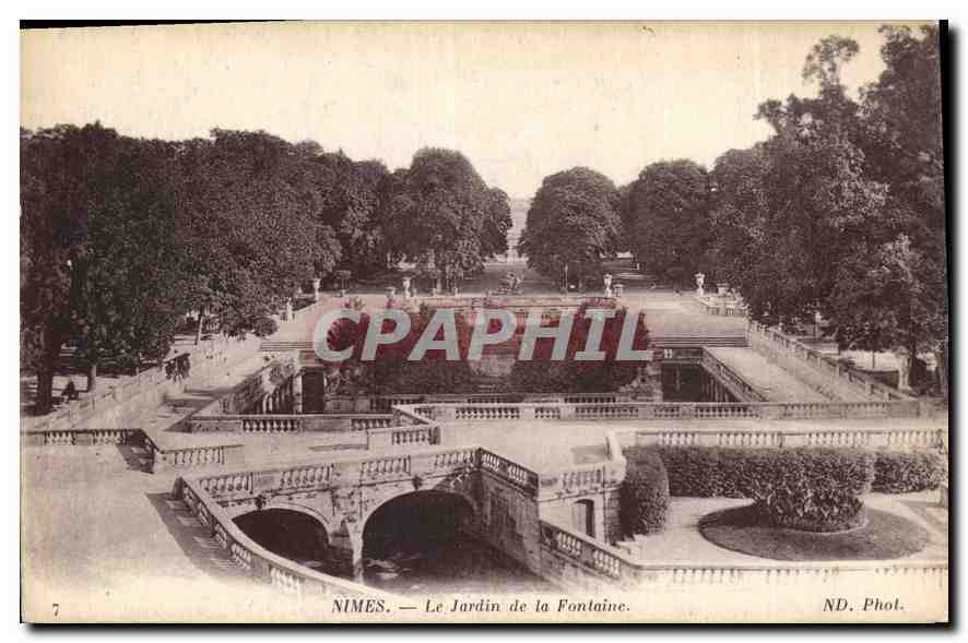 Nîmes — Le Jardin de la Fontaine — ND. Phot.