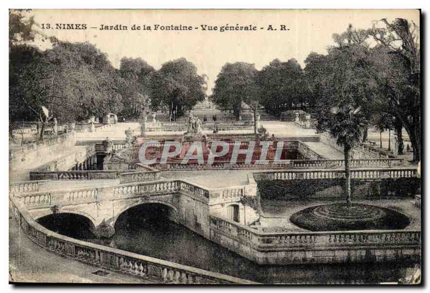 CPA Nimes Jardin de la Fontaine vue generale 