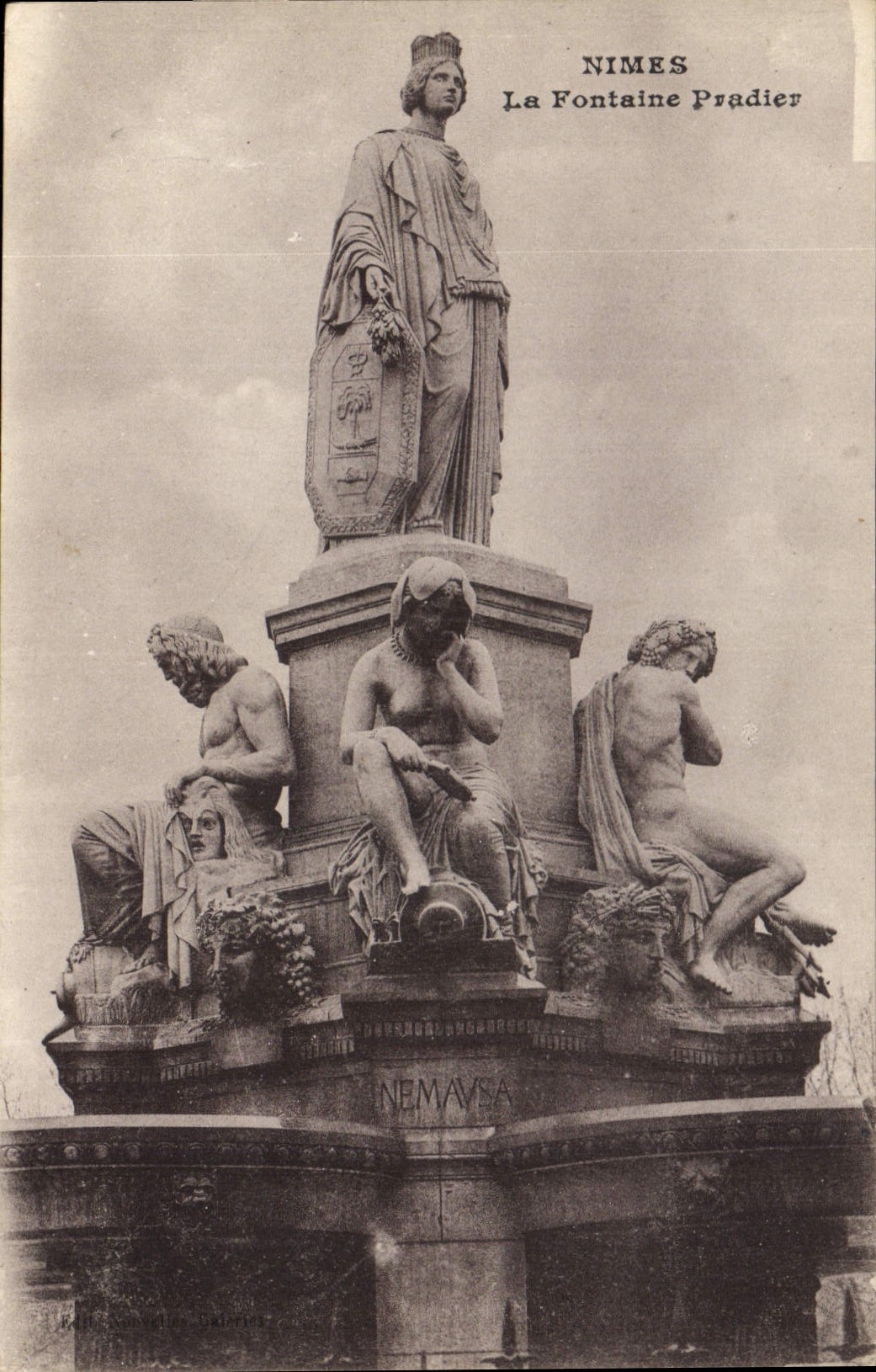 Nîmes — La Fontaine Pradier — éditeur NEMAVSA