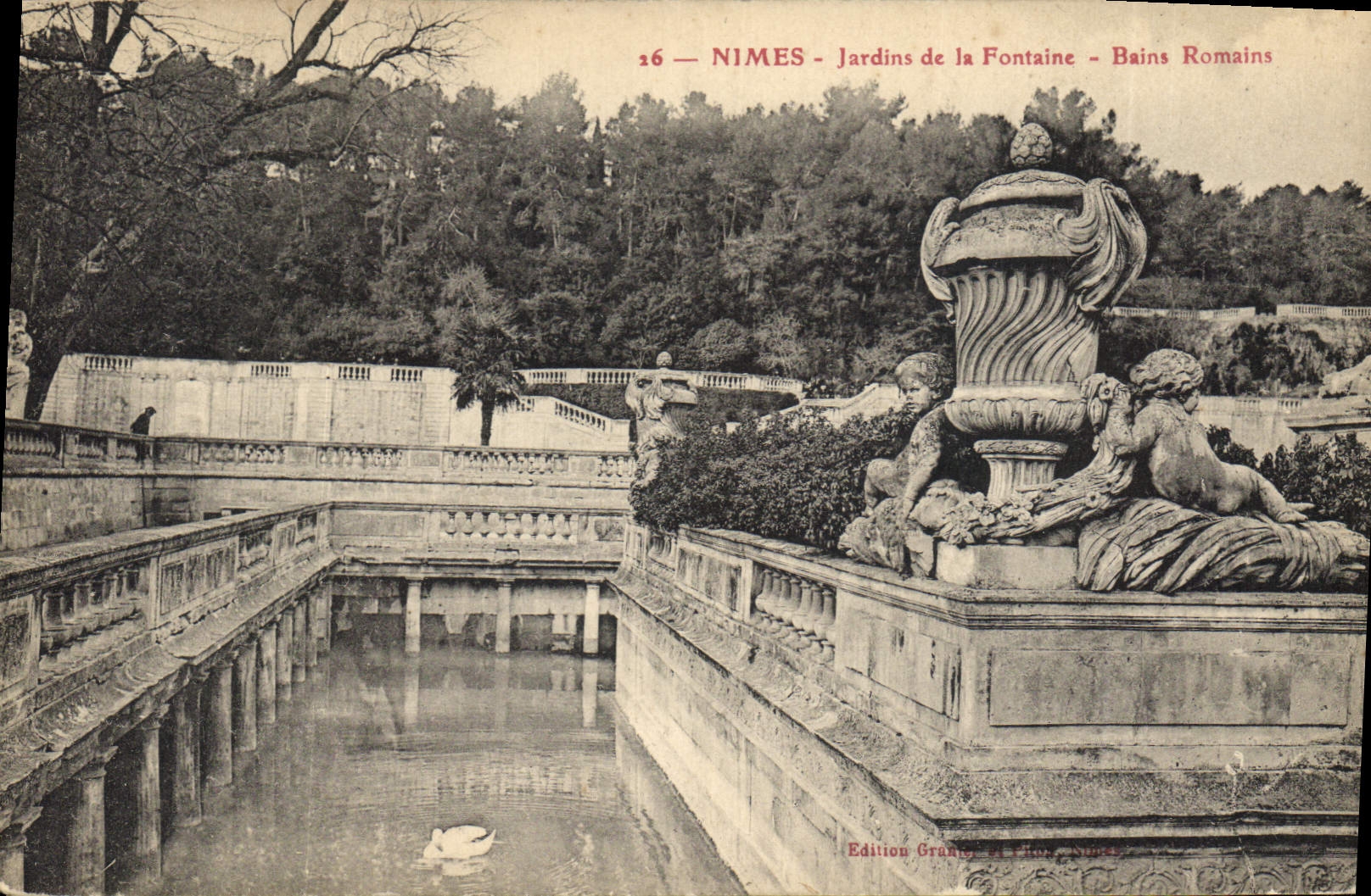 CPA Nimes Jardins de la Fontaine Bains Romains 
