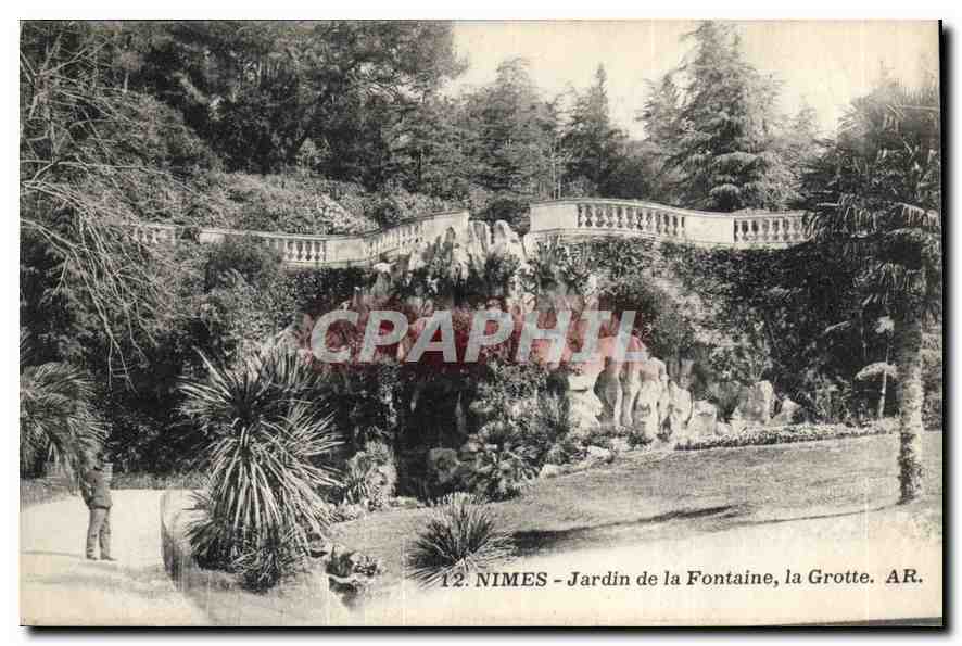 Nîmes - Jardin de la Fontaine, la Grotte. AR.