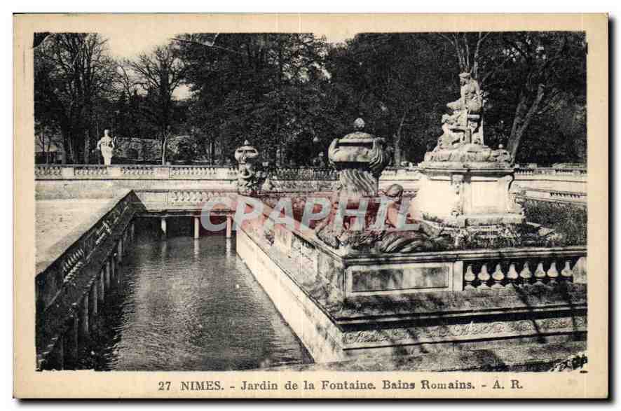 CPA Nimes Jardin de la Fontaine Bains Romains 