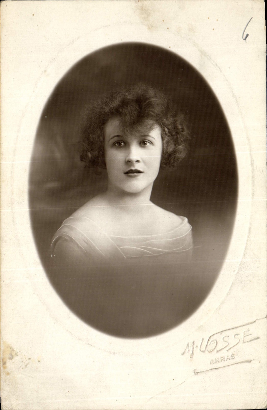 CARTE PHOTO Femme Arras