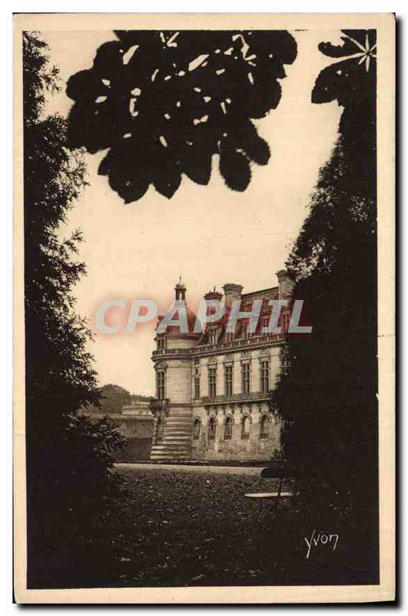 CPA La Douce France Chateau de Chantilly Une Aile du Chateau vue du Parc 