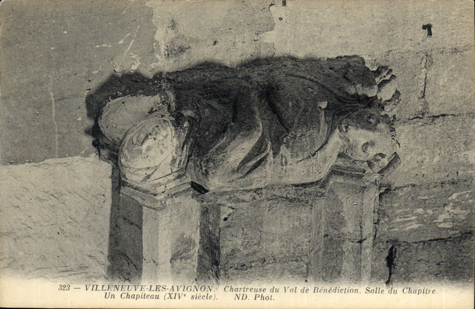 Villeneuve-lès-Avignon — Chapiteau du XIVe siècle — Chartreuse du Val de Bénédition, Salle du Chapitre