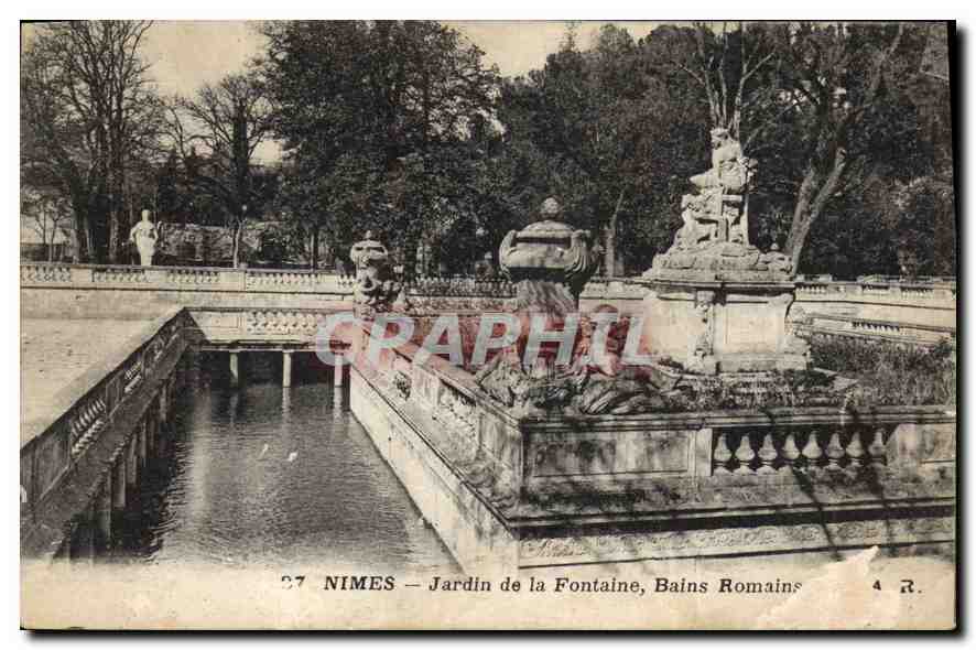 CPA Nimes Jardin de la Fontaine Bains Romains 