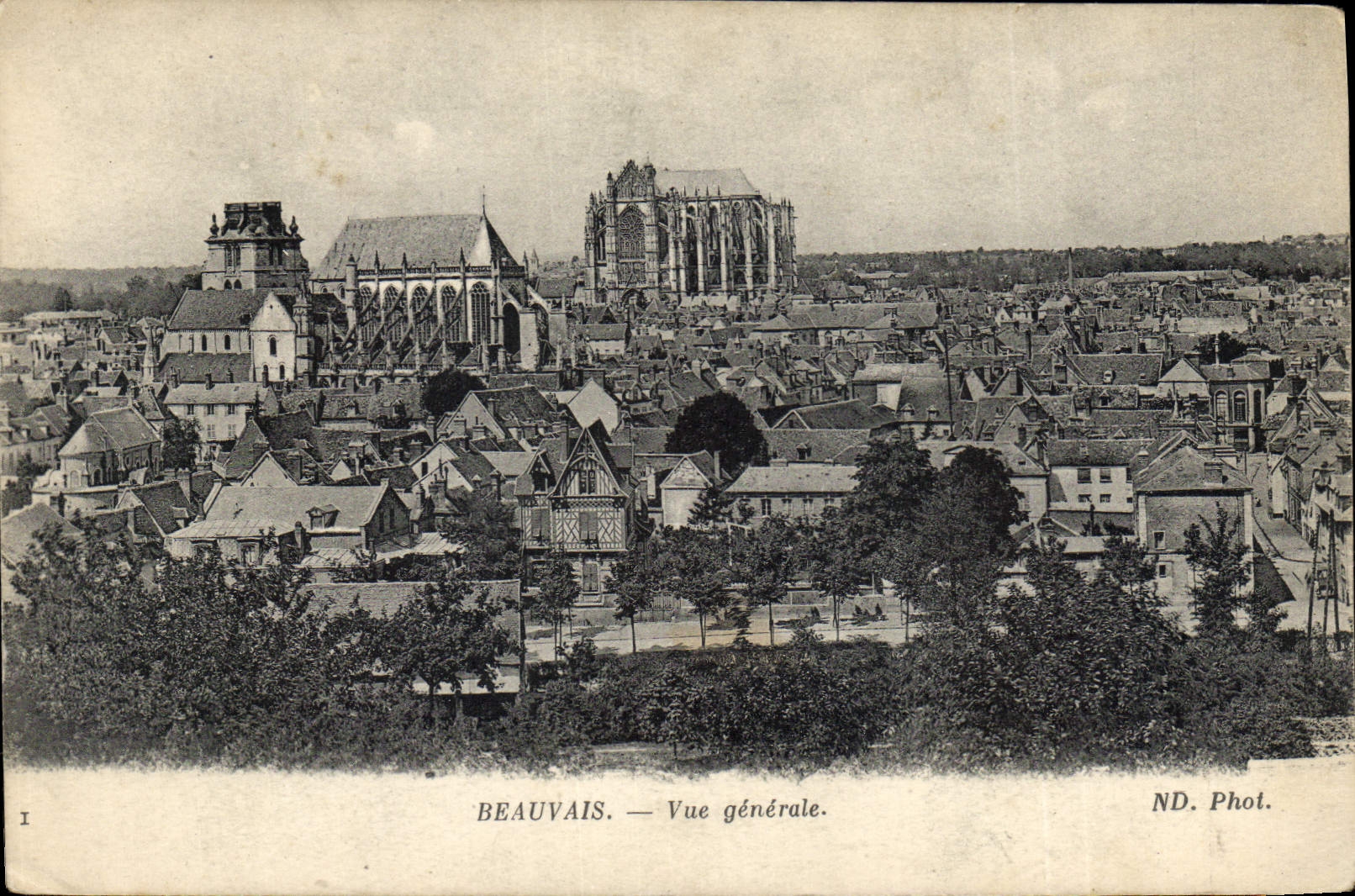 Beauvais — Vue générale — ND. Phot.