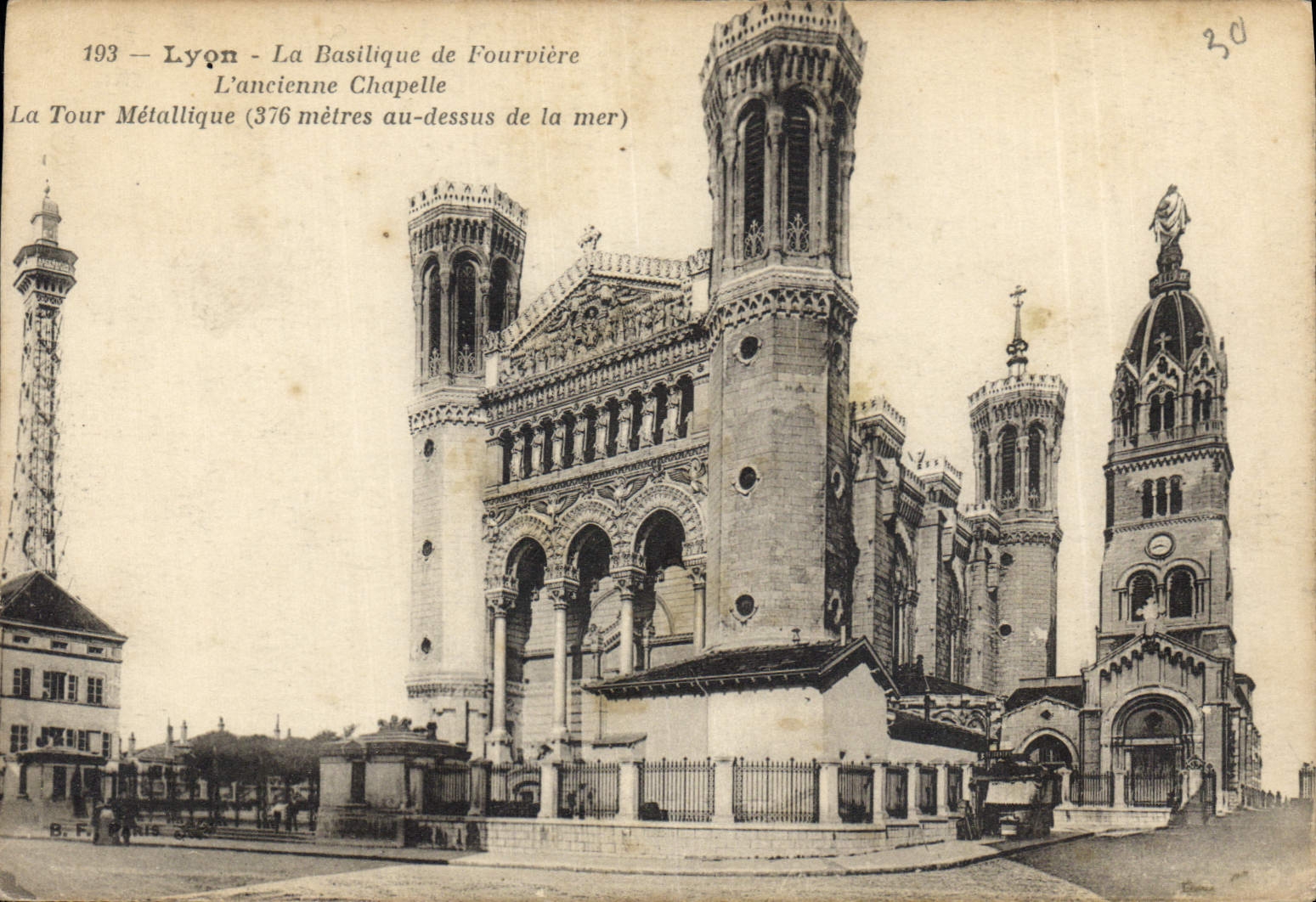 CPA Lyon La Basilique de Fourviere L'ancienne Chapelle La Tour metallique 