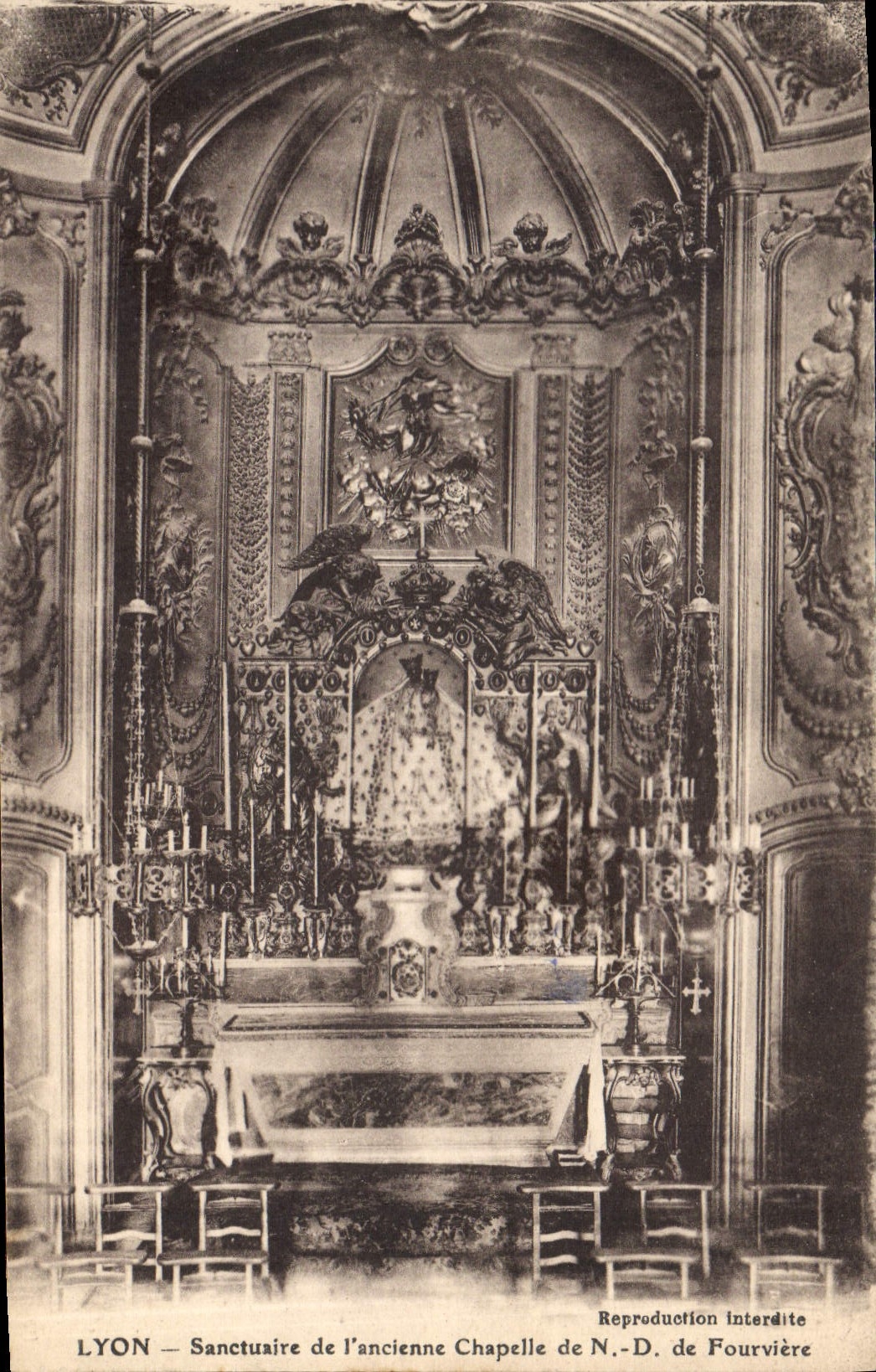 CPA Lyon Sanctuaire de l'ancienne chapelle de N D de Gourviere 