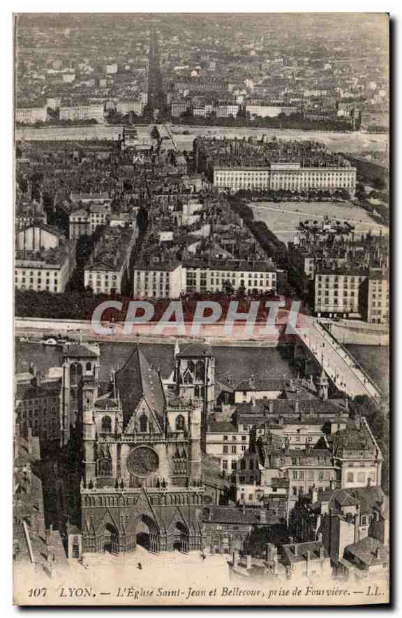 CPA Lyon L'Eglise Saint Jean et Bellecour prise de Fourviere 